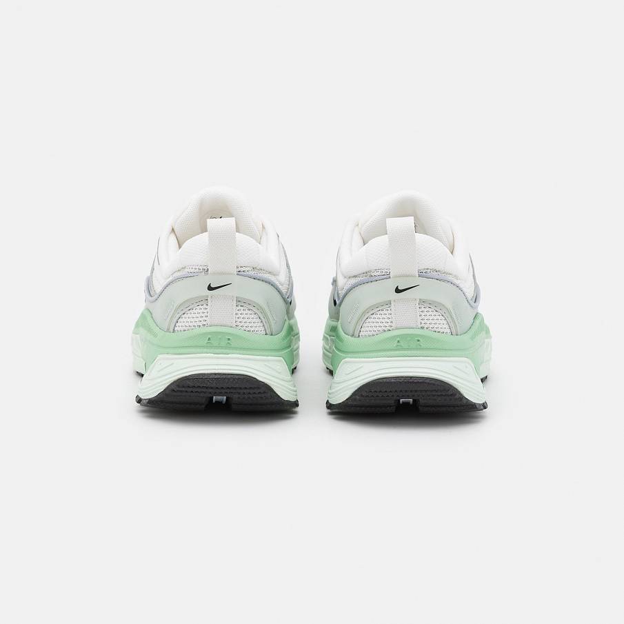 Фото № 4 с приближением к товару «‎Nike W Air Max Bliss NN »