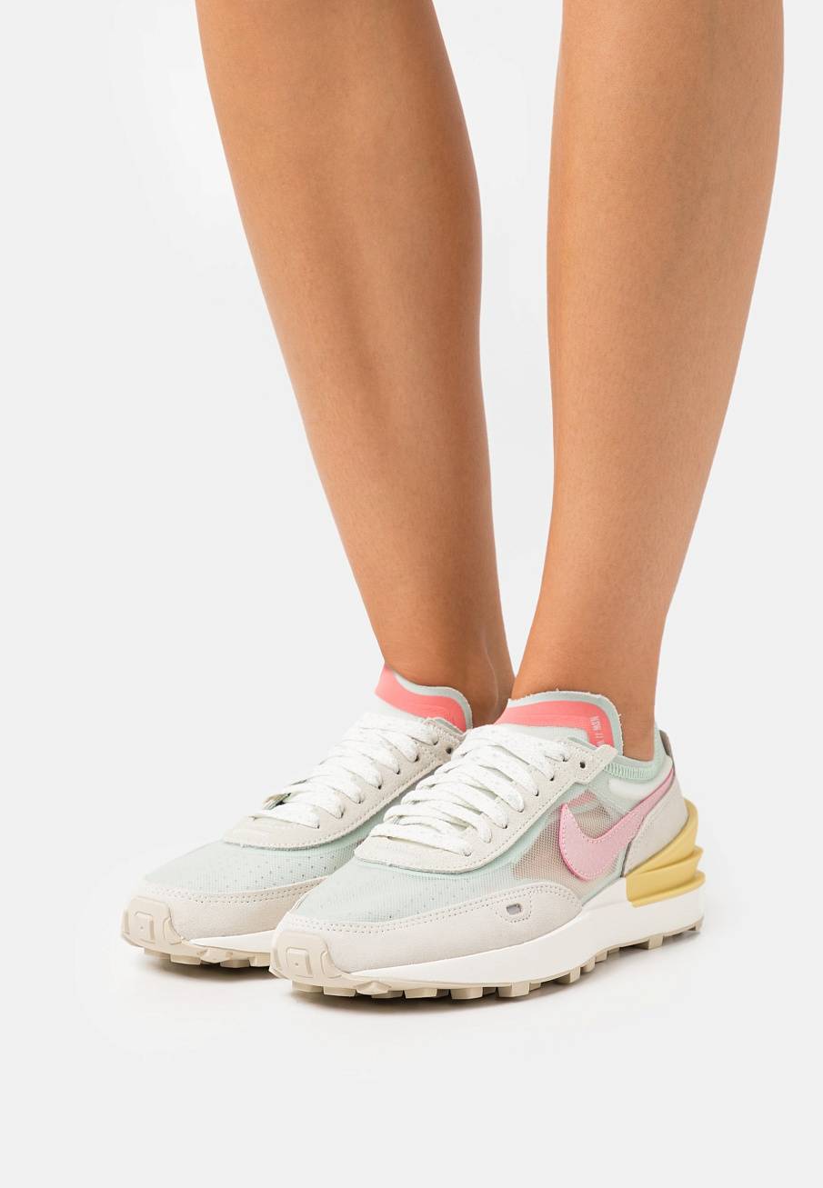 Фото № 2 с приближением к товару «‎Nike Waffle One »