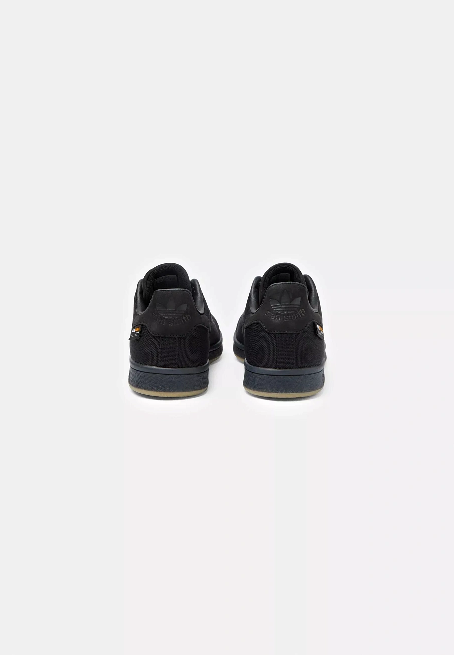 Фото № 3 с приближением к товару «‎STAN SMITH UNISEX»