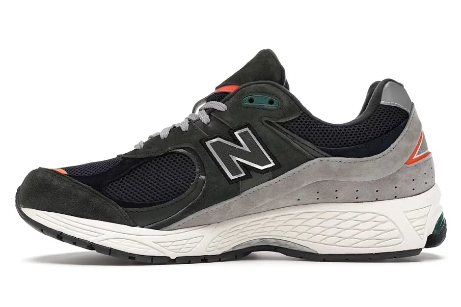 Фото № 3 с приближением к товару «‎New Balance 2002R»