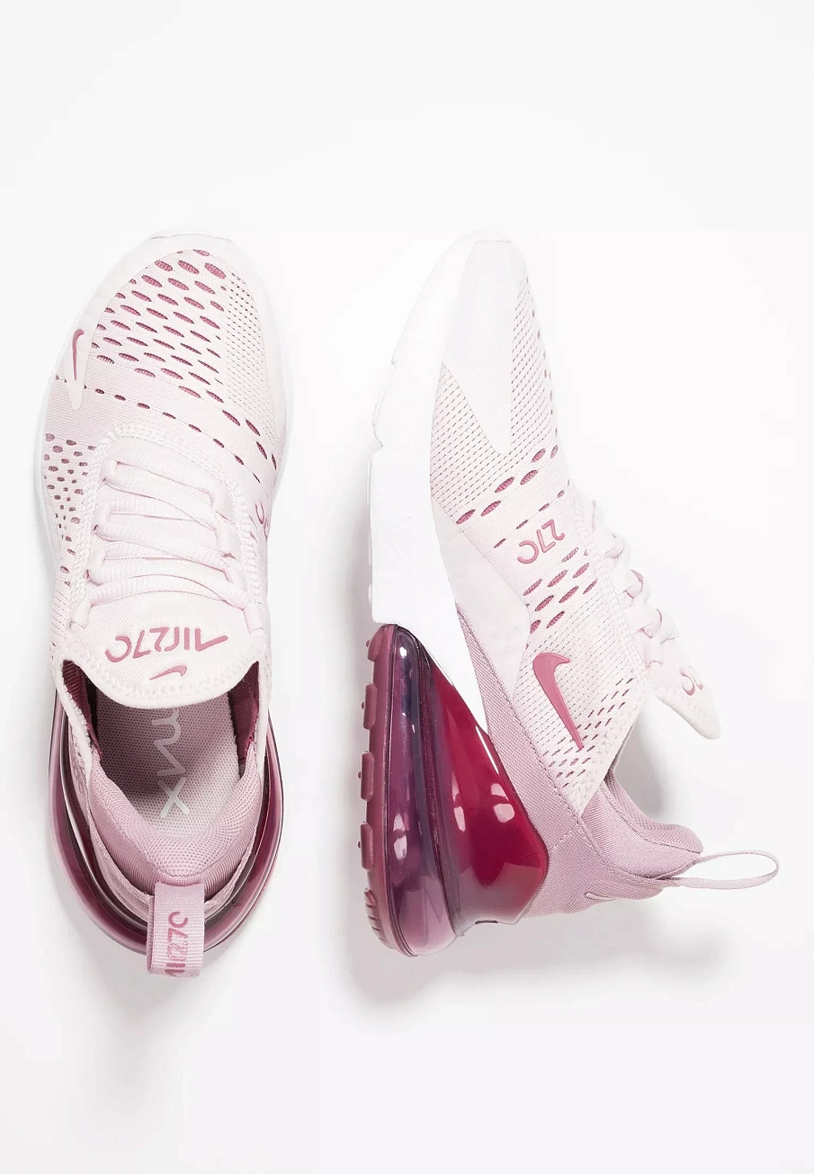 Фото № 3 с приближением к товару «‎AIR MAX 270»