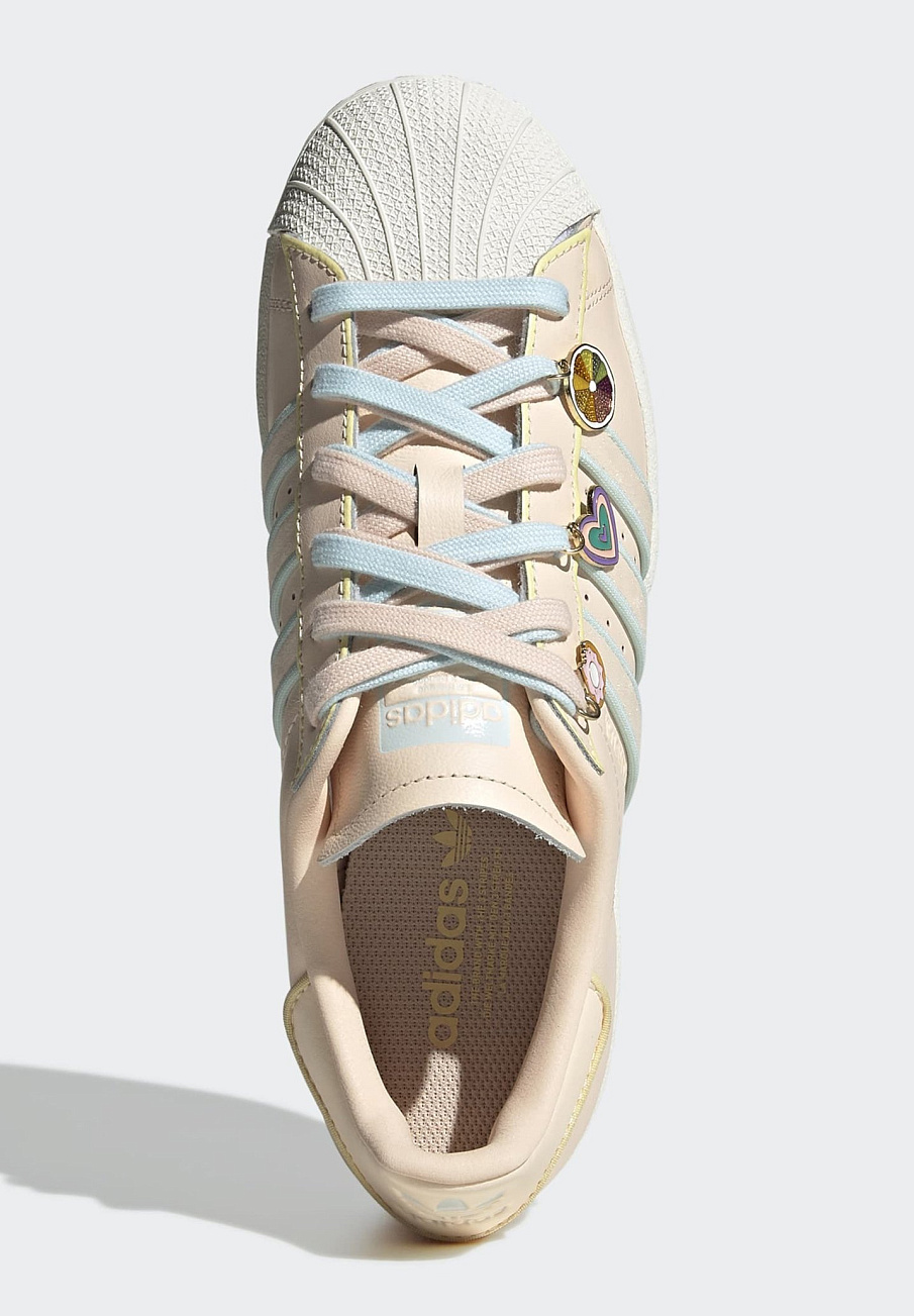 Фото № 4 с приближением к товару «‎Adidas »