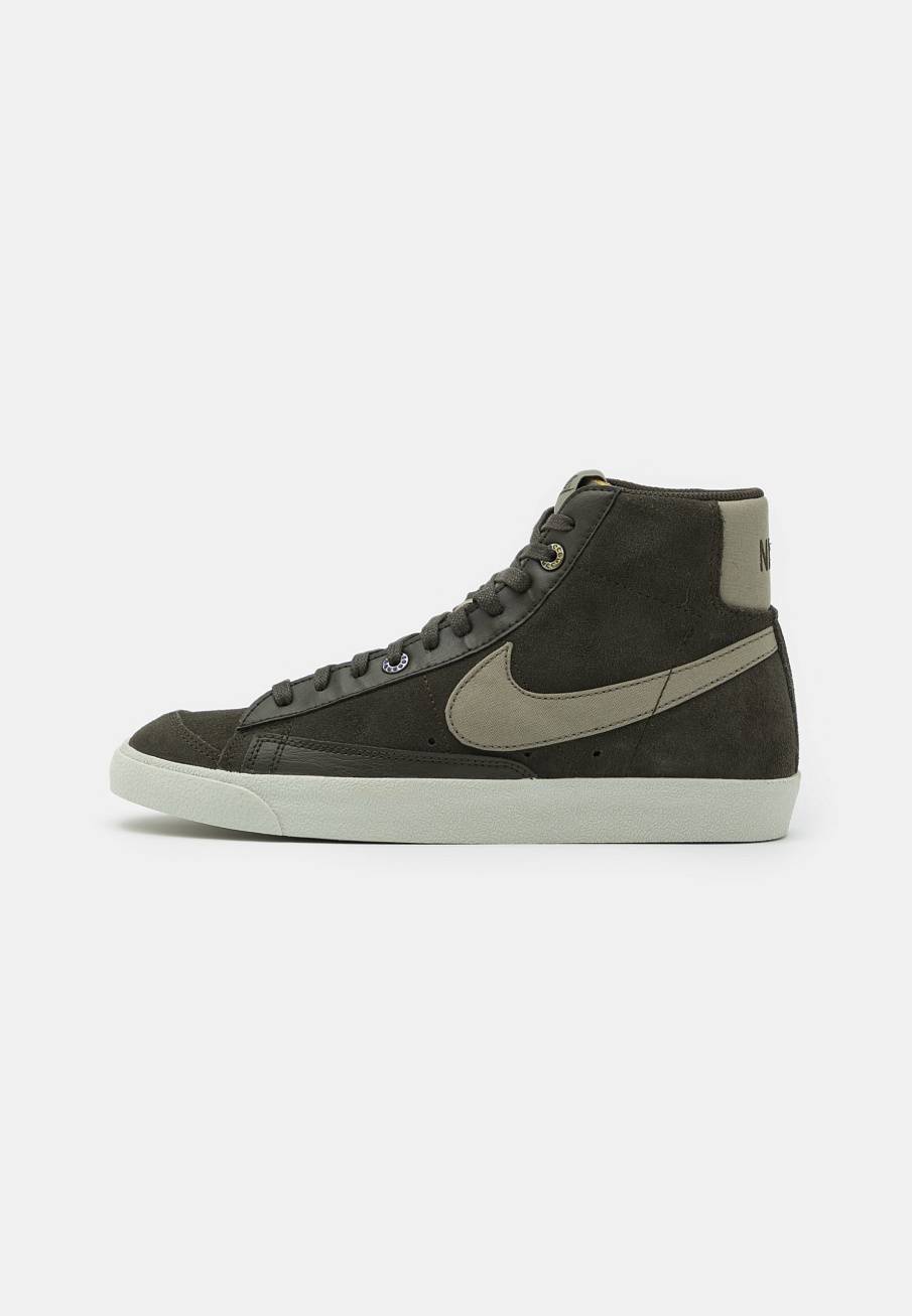 Фото № 1 с приближением к товару «‎Nike Blazer ’77 »
