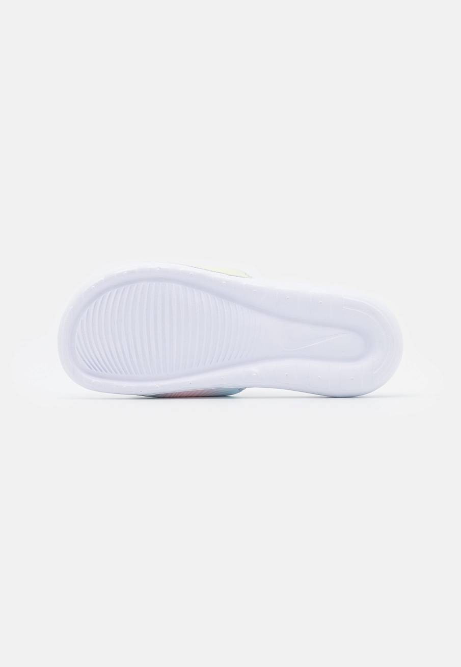 Фото № 3 с приближением к товару «‎Nike Victori One Slide Print»
