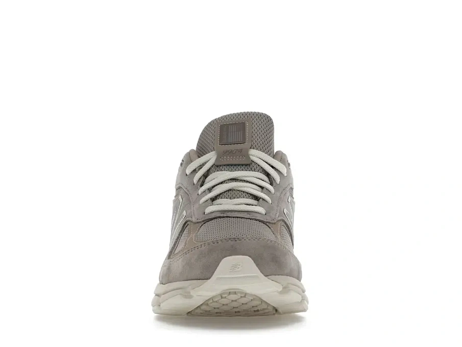 Фото № 2 с приближением к товару «‎New Balance 990v4»