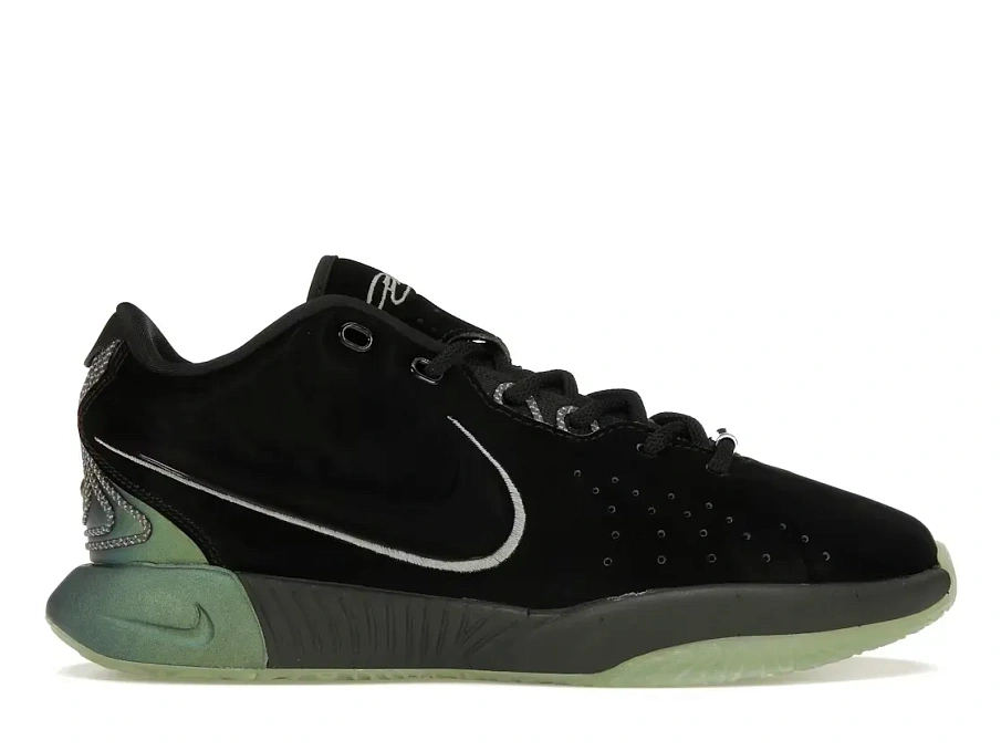 Фото № 1 с приближением к товару «‎Nike LeBron 21»