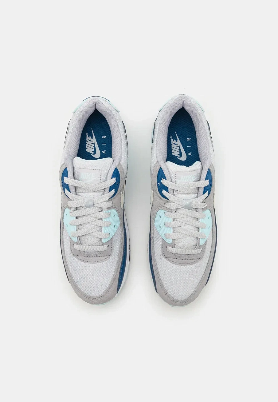 Фото № 4 с приближением к товару «‎AIR MAX 90»