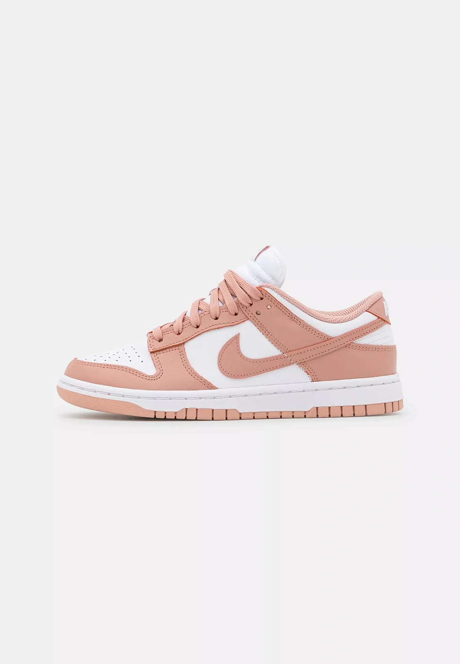 Фото № 1 с приближением к товару «‎DUNK LOW »