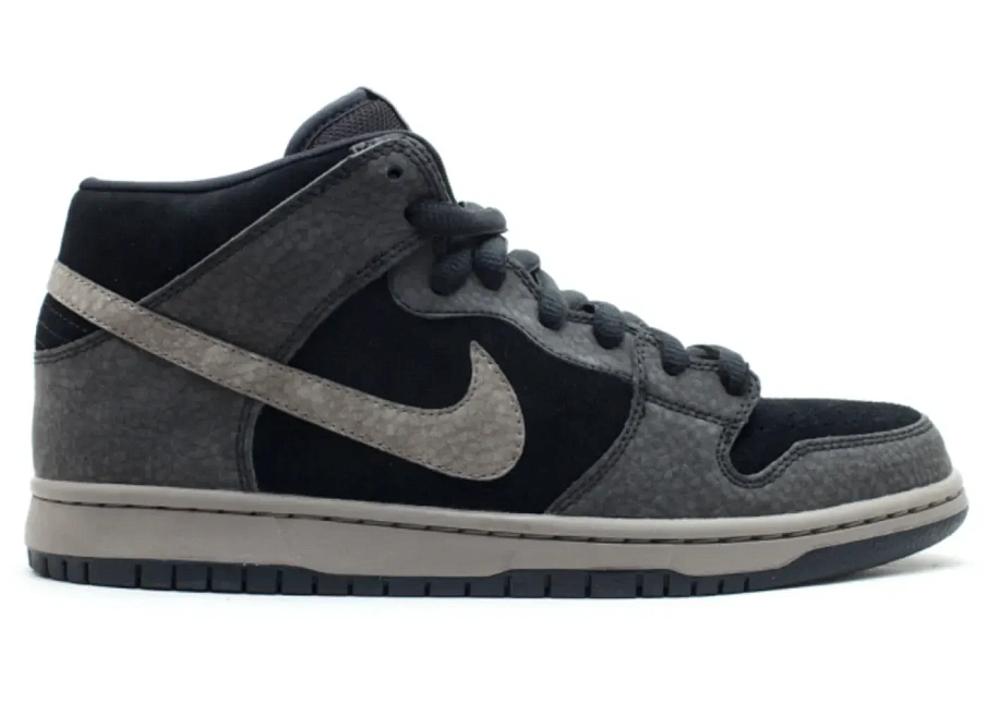 Фото № 1 с приближением к товару «‎Nike SB Dunk Mid Black Iron White»