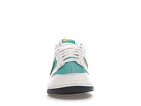 Фото № 2 с приближением к товару «‎Nike Dunk Low»