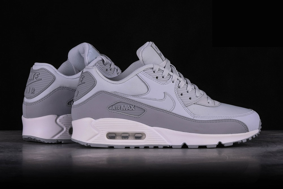 Фото № 1 с приближением к товару «‎Nike Air Max 90 Essential Wolf »