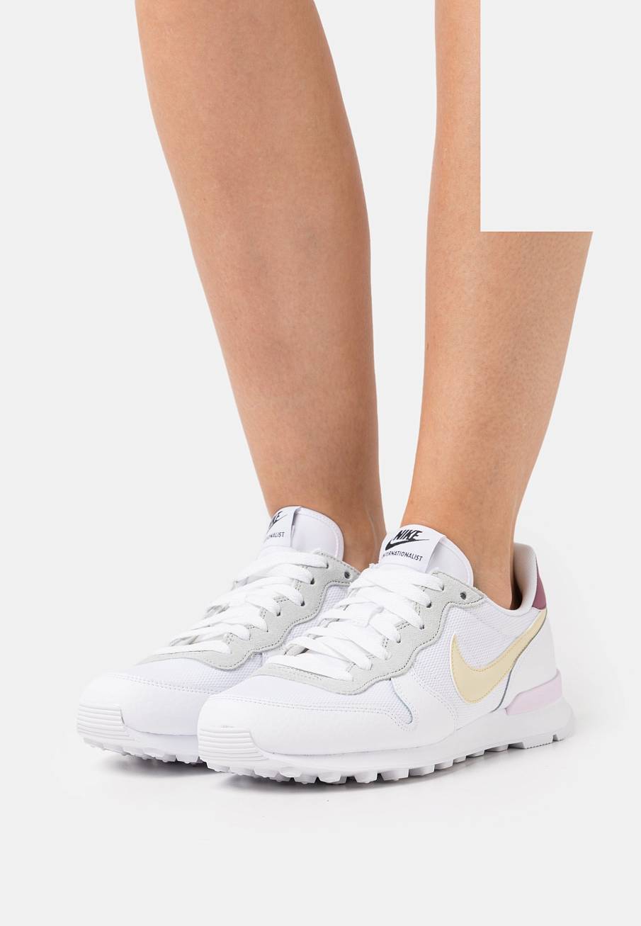 Фото № 1 с приближением к товару «‎Nike Internationalist »