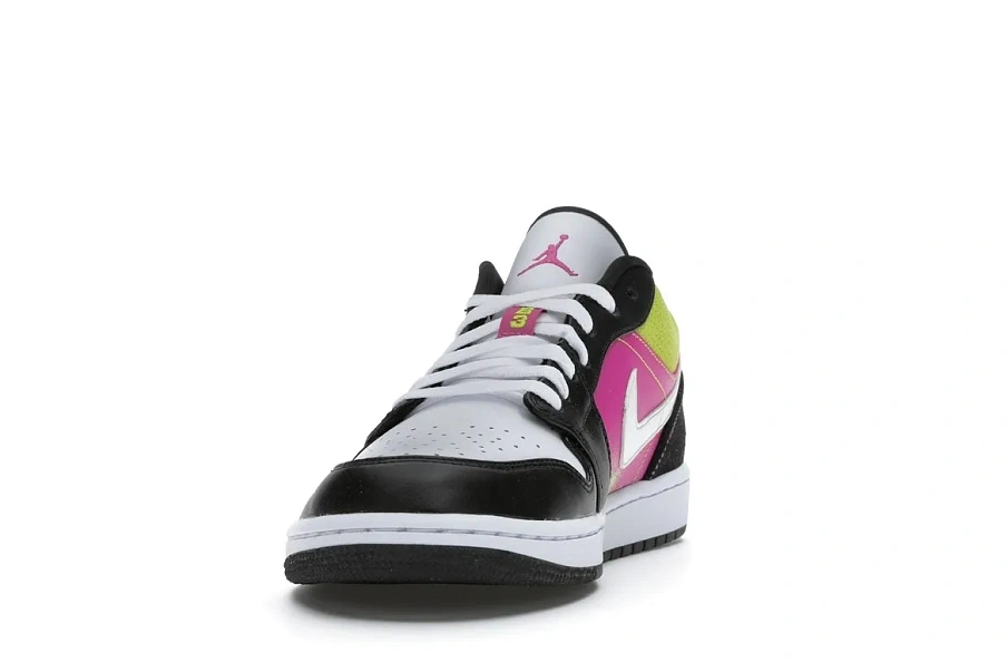 Фото № 4 с приближением к товару «‎Jordan 1 Low Black Active Fuchsia Cyber»