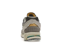 Фото № 4 с приближением к товару «‎New Balance 2002R»