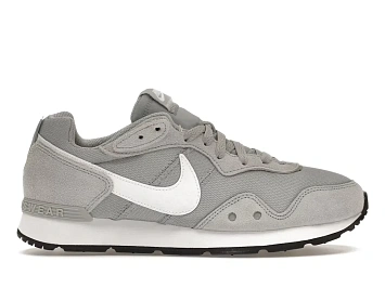 Nike Venture Runner Wide - 1