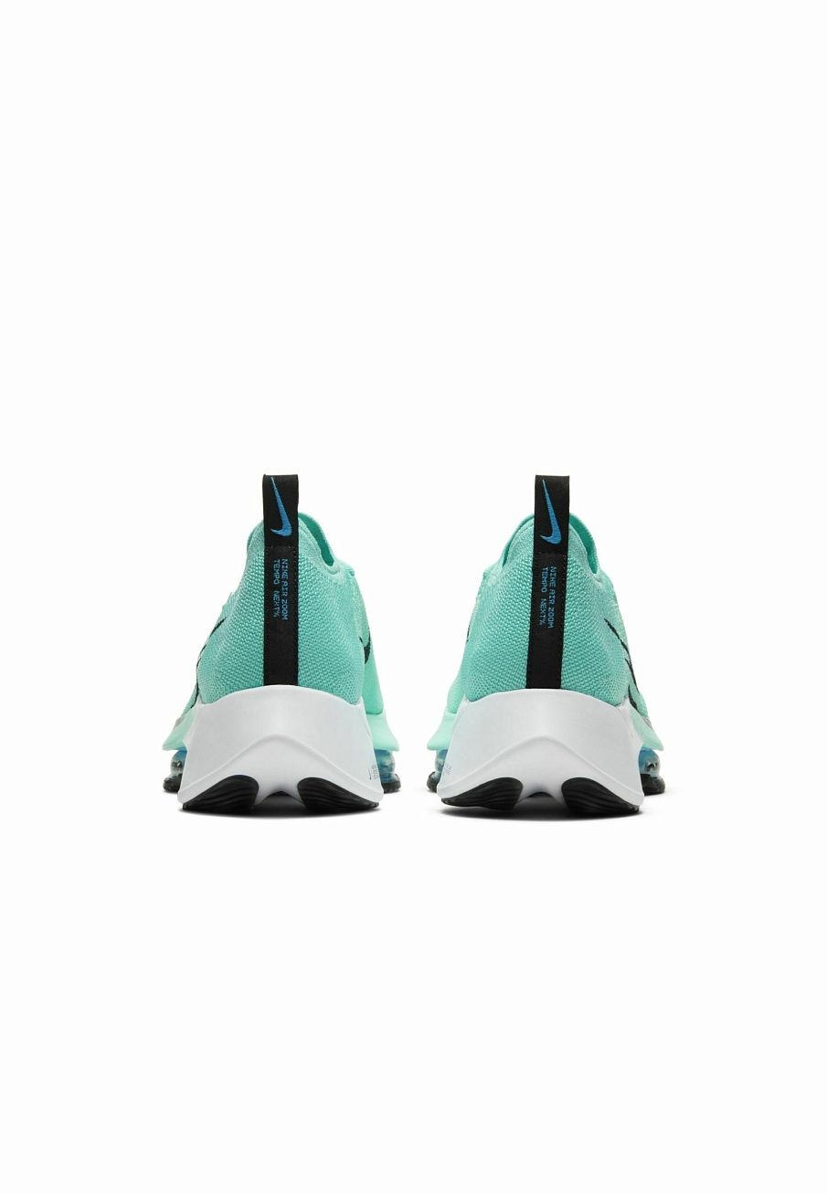 Фото № 3 с приближением к товару «‎Nike DO»