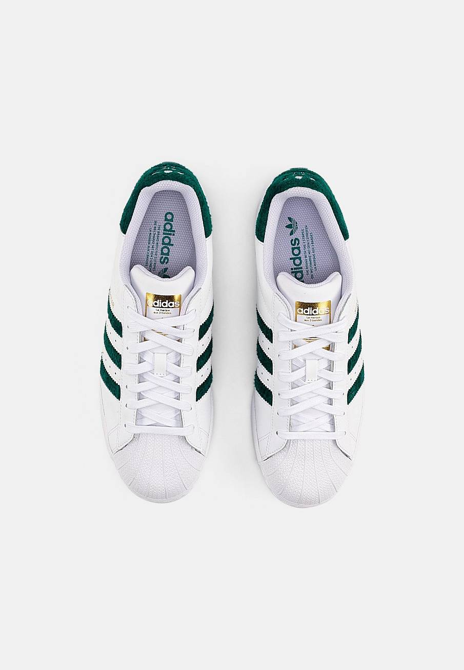 Фото № 4 с приближением к товару «‎Adidas Superstar »