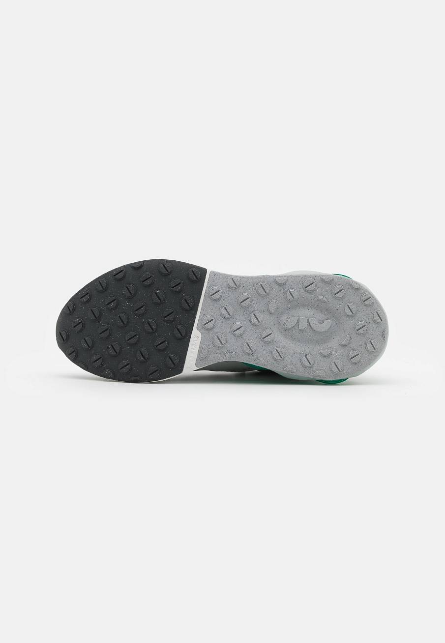 Фото № 5 с приближением к товару «‎Nike Air Max Sphere »