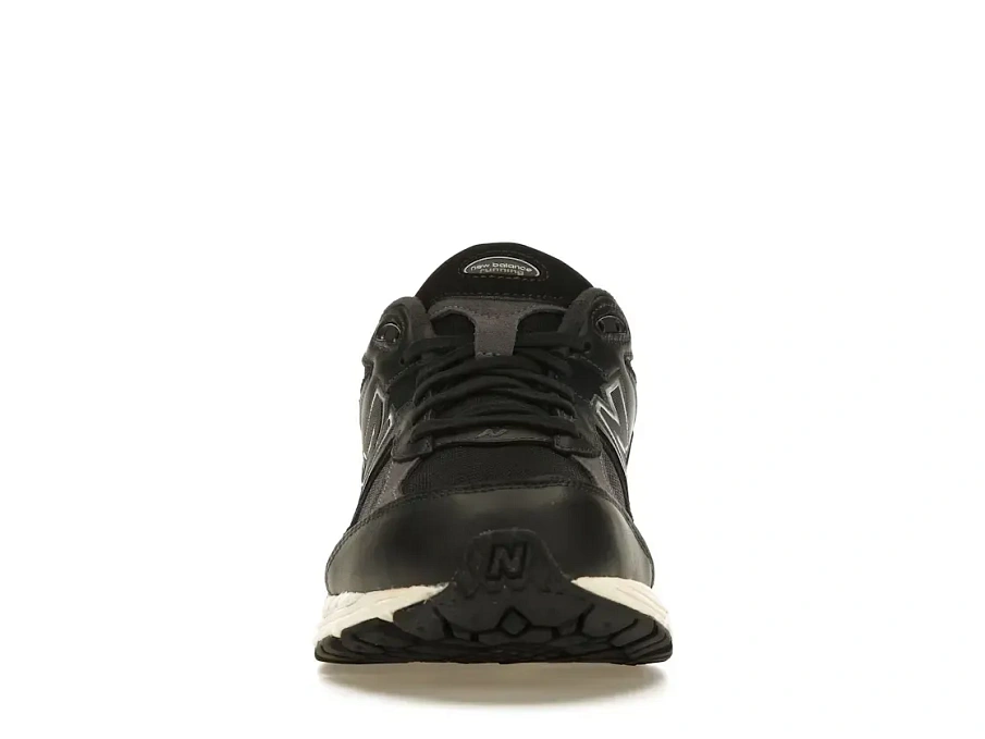 Фото № 2 с приближением к товару «‎New Balance 2002R»