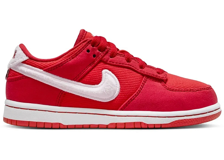 Фото № 1 с приближением к товару «‎Nike Dunk Low»