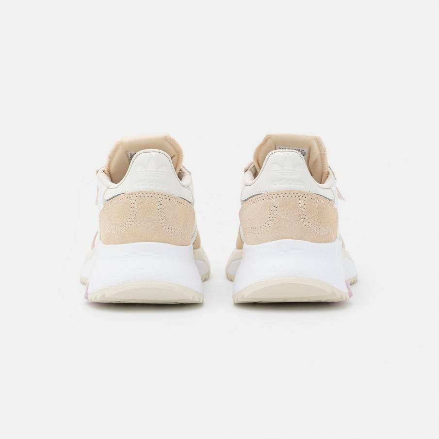 Фото № 4 с приближением к товару «‎Adidas Retropy »
