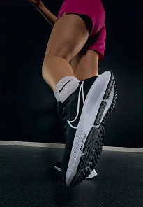 Фото № 4 с приближением к товару «‎AIR ZOOM PEGASUS 38»