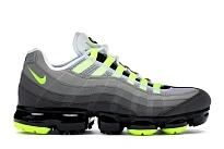 Фото № 1 с приближением к товару «‎Nike Air VaporMax 95 Neon»