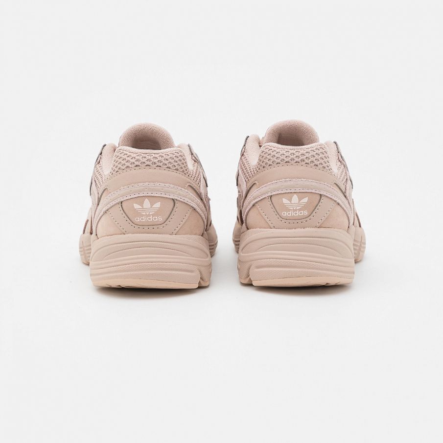 Фото № 4 с приближением к товару «‎Adidas Astir W »