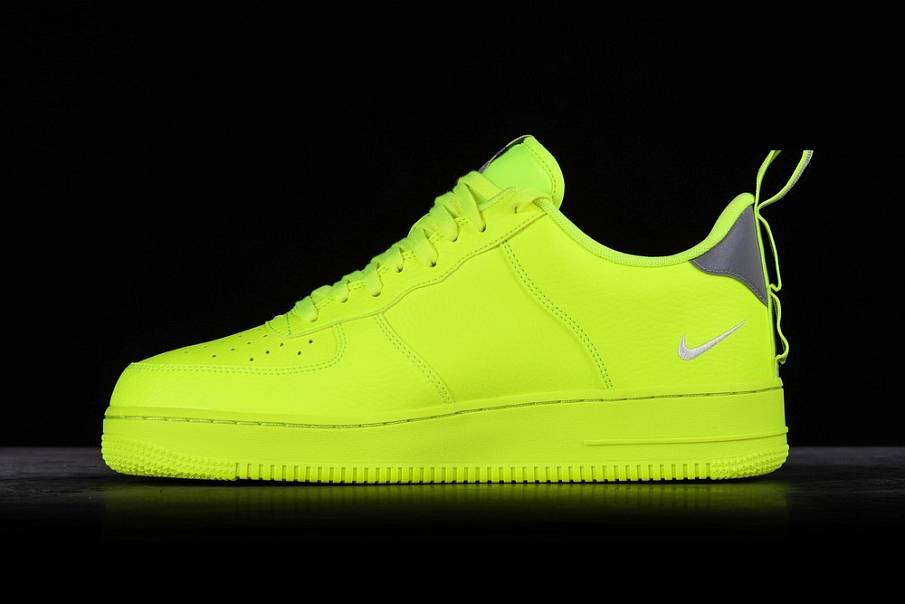 Фото № 1 с приближением к товару «‎Nike Air Force 1 ’07 Lv8 Utility Volt »