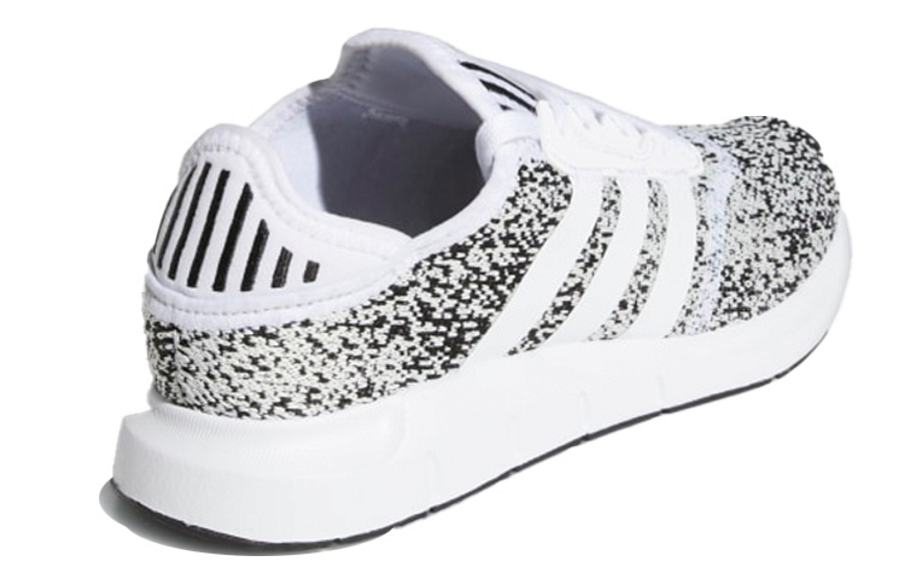 Фото № 4 с приближением к товару «‎adidas originals Swift Run X BlackWhite»