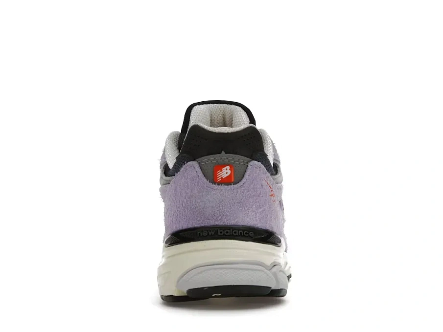 Фото № 4 с приближением к товару «‎New Balance 990v3»