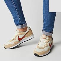 Фото № 2 с приближением к товару «‎Nike Venture Runner Wmns Shoes YellowRed»