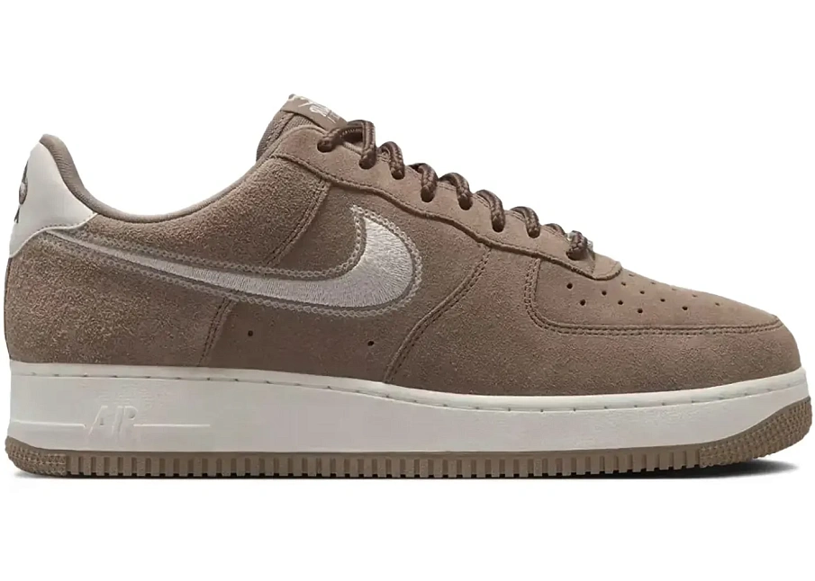 Фото № 1 с приближением к товару «‎Nike Air Force 1 Low '07 LV8»