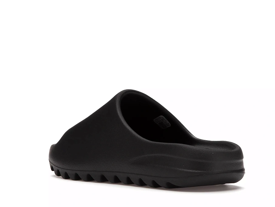 Фото № 4 с приближением к товару «‎adidas Yeezy Slide Onyx (2022/2023)»