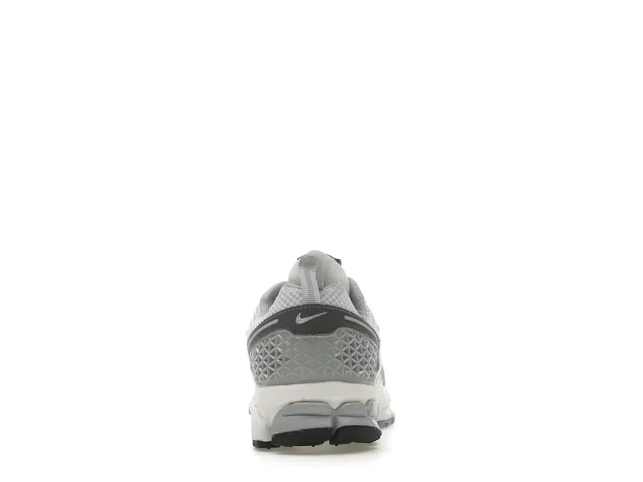 Фото № 4 с приближением к товару «‎Nike Zoom Vomero 5»