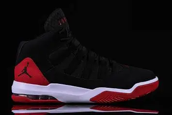 Nike Air Jordan Max Aura  - 1