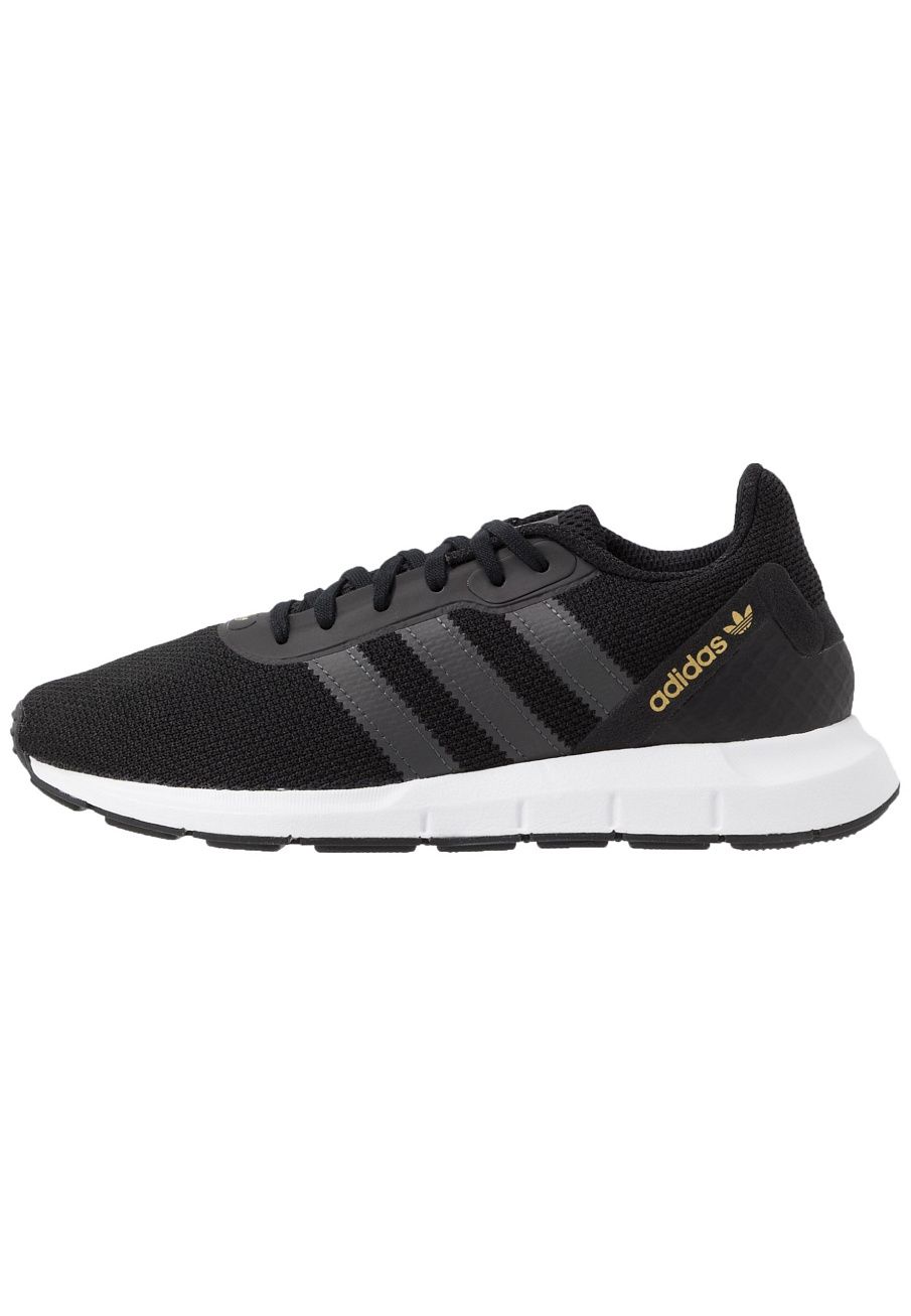 Фото № 2 с приближением к товару «‎Adidas Swift »