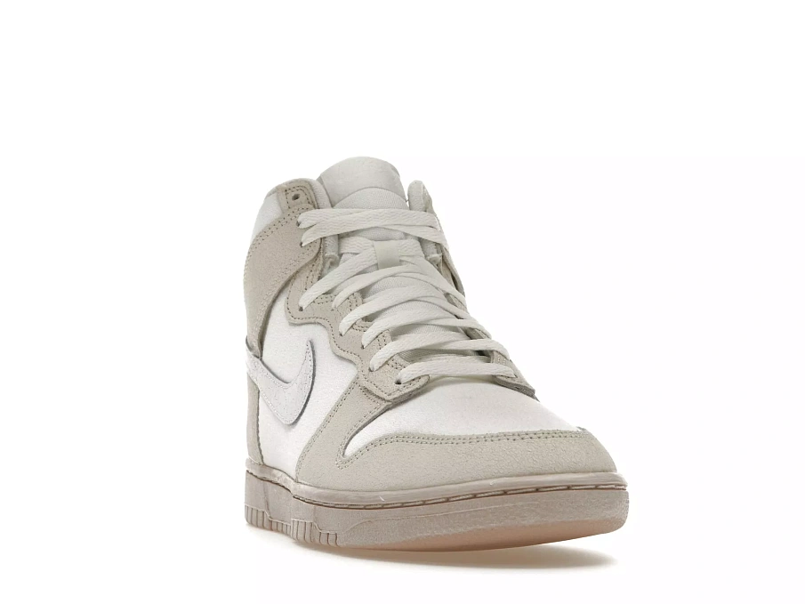 Фото № 4 с приближением к товару «‎Nike Dunk High Retro PRM Cracked Leather Swoosh»