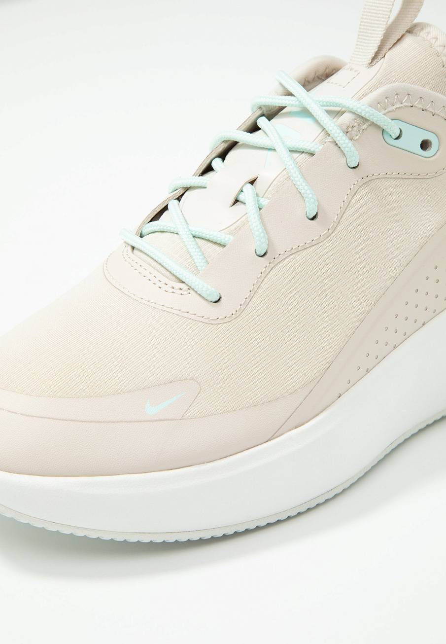 Фото № 3 с приближением к товару «‎Nike Air Max Dia »