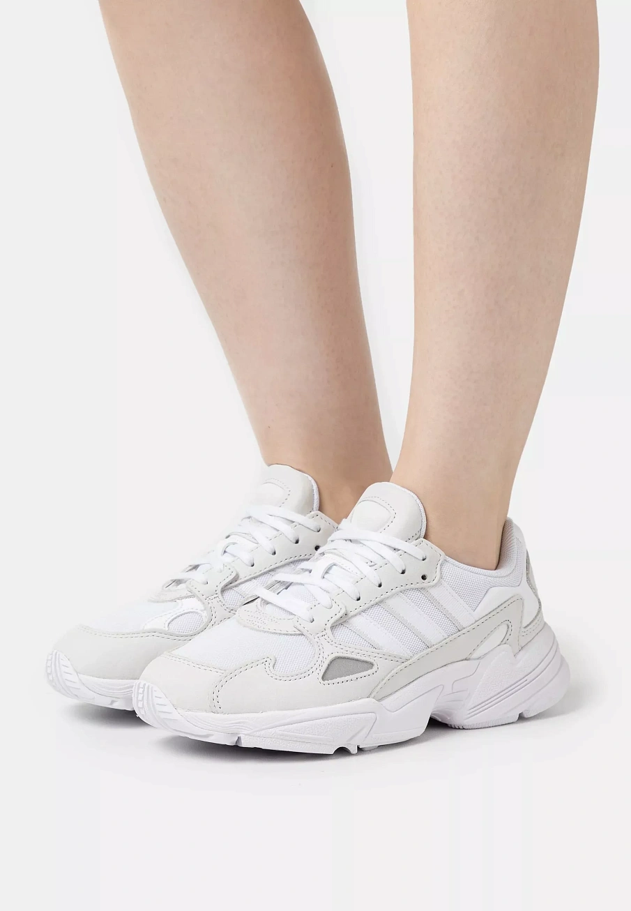 Фото № 1 с приближением к товару «‎Кроссовки Adidas spad111a2bj-a11-n»