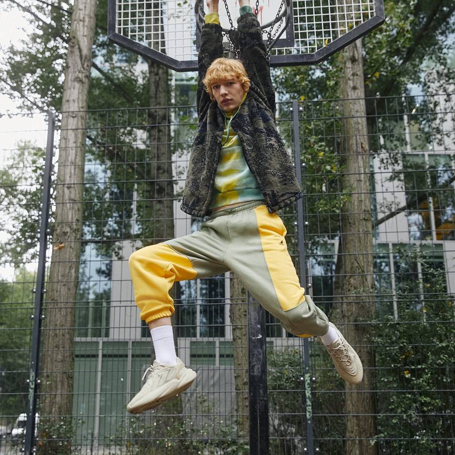 Фото № 2 с приближением к товару «‎Adidas Ozelia »