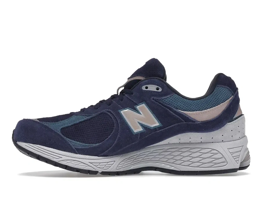 Фото № 3 с приближением к товару «‎New Balance 2002R»