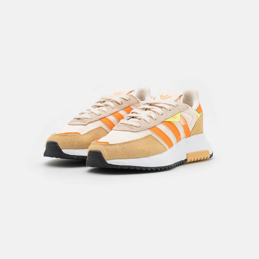 Фото № 2 с приближением к товару «‎Adidas Retropy »