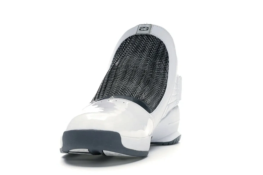 Фото № 4 с приближением к товару «‎Jordan 19 OG Chrome»