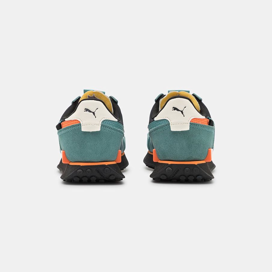 Фото № 3 с приближением к товару «‎Puma Future Rider Displaced »