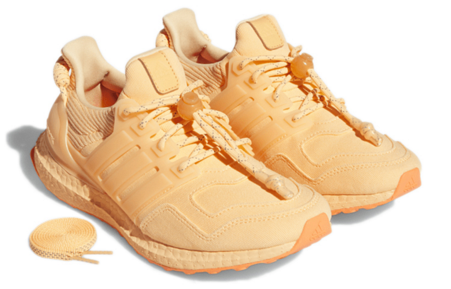 Фото № 4 с приближением к товару «‎Ivy Park x adidas Ultra Boost OG Orange»