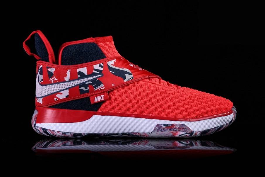 Фото № 2 с приближением к товару «‎Nike Air Zoom Unvrs Flyease Usa»