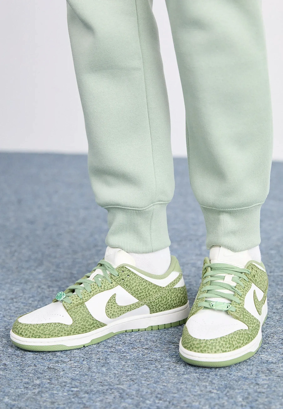 Фото № 2 с приближением к товару «‎DUNK LOW PRM»