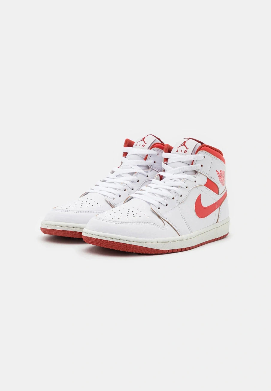 Фото № 4 с приближением к товару «‎AIR JORDAN 1 MID SE»