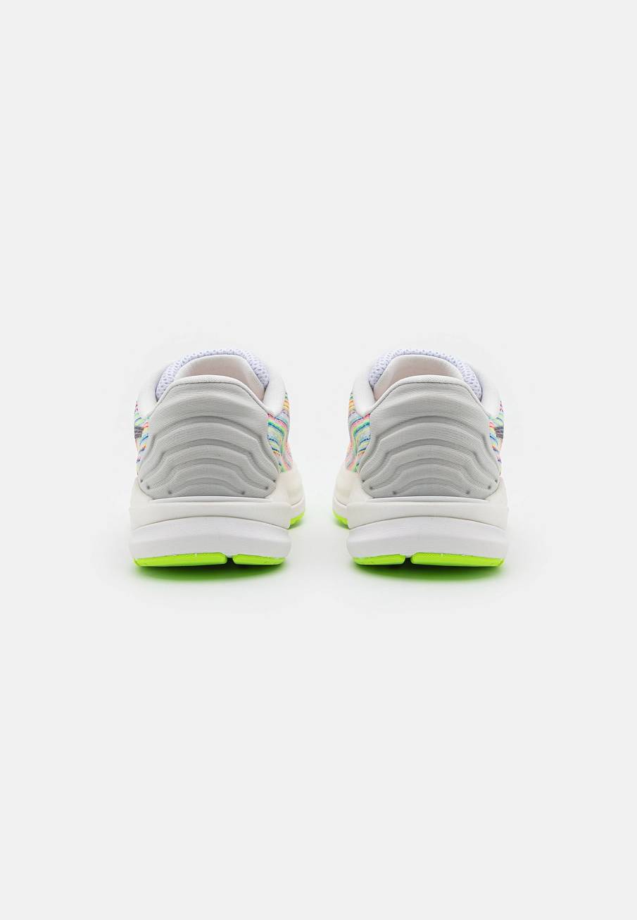 Фото № 3 с приближением к товару «‎Puma Magnify Nitro»